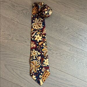 GianMarcoVenturi/ Floral Patterned Tie in Gold and Blue